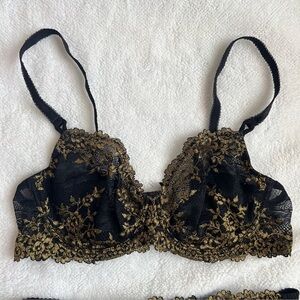 Wacoal Lace Underwire Bra Black Gold Size 38D Luxury Floral Lingerie